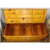 Image 1 : 4' WOOD PINE STYLE HOPE CHEST