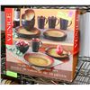 Image 1 : NEW VENICE 16PC DINNERWARE SET.