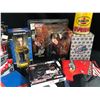 Image 2 : NASCAR COLLECTIBLES LOT (FLAGS/ FIGURES...)