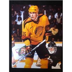 TREVOR LINDEN SIGNED VANCOUVER CANUCKS 8 X 10 PHOTO