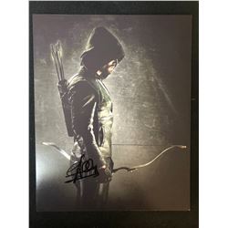 STEPHEN AMELL SIGNED ARROW 8 X 10