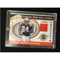 2001 PRISM ATOMIC CRAIG YEAST AUTHENTIC GAME WORN JERSEYS FOOTBALL CARD