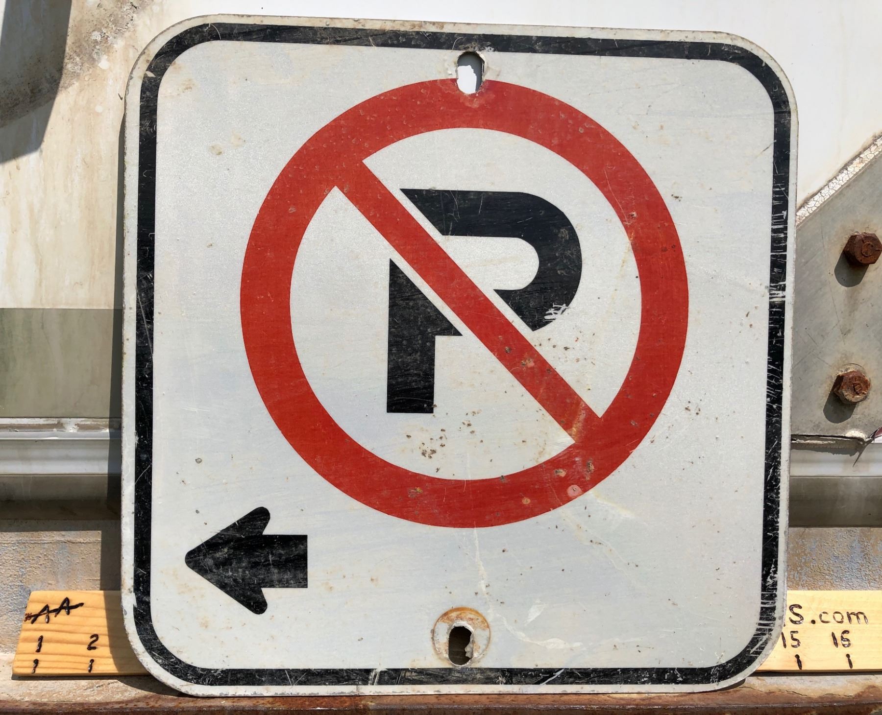 ROAD SIGN NO PARKING