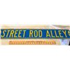Image 1 : DECO 'STREET ROD ALLEY' ROAD SIGN