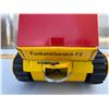 Image 4 : FUNKSTORBEREICH TIN TOY CONSTRUCTION TRUCK WITH WORKING PISTONS