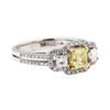 Image 1 : 18KT White and Yellow Gold 1.20 ctw Yellow and White Diamond Ring