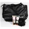 Image 1 : MAKEUP BAG WITH CONTENTS