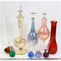 FLAT OF PERFUME BOTTLES AND DECOR GLASS.
