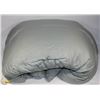 Image 1 : QUEEN SIZE GREY COMFORTER & SHEET SET
