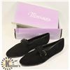 Image 1 : MONIQUES BLACK SZ 10 LADIES