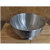 Image 1 : 11QT HEAVY ALUMINUM COLANDER WITH BASE