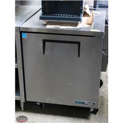 TRUE SINGLE DOOR UNDERCOUNTER COOLER