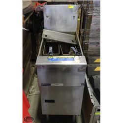 PITCO 2 BASKET DEEP FRYER.