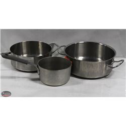 BAILIFF SEIZURE! LOT WITH 3 POTS.