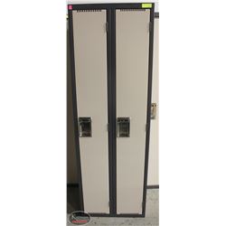 BANK OF 2 FULL SIZE LOCKERS