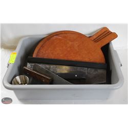 BUS PAN W/ FIVE 14" WOOD SERVING PADDLES, GRIDDLE