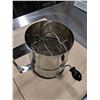 Image 1 : 8 CUP STAINLESS STEEL ROTARY SIFTER