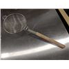 Image 1 : 10.5" ROUND REINFORCED HANDLE DBL. MESH STRAINER
