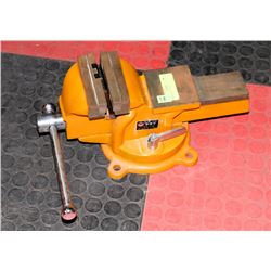 SWIVEL BENCH VISE