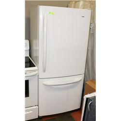 KENMORE BOTTOM FREEZER FRIDGE