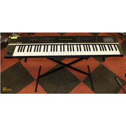 ESTATE RHODES MODEL 760 KEYBOARD & STAND