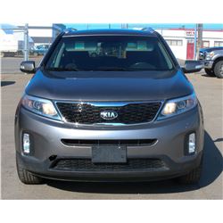 2015 KIA SORENTO LX