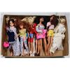 Image 1 : FLAT OF COLLECTIBLE BARBIE'S