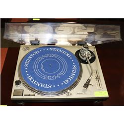 TECHNICS VINTAGE PRO QUARTZ DIRECT DRIVE TURNTABLE