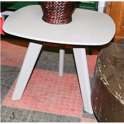 BOUTIQUE GREY END TABLE. 24"X20".