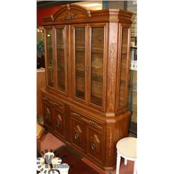 ESTATE LIGHTED OAK HUTCH WITH 2 GLASS SHELVES