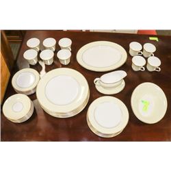 54 PC ELEGANCE TOYAL GRAFTON BONE CHINA MADE IN