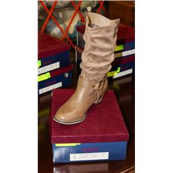 REFRESH WILD-06 TAUPE SIZE 8 BOOTS