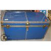 Image 1 : LARGE VINTAGE STEAMER TRUNK