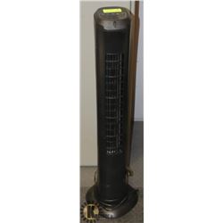 OSCILLATING STANDUP FAN WITH VARIABLE SPEED &