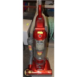 EUREKA BAGLESS VACUUM 12 AMPS