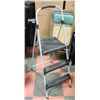 Image 1 : COSTCO 3FT STEP LADDER