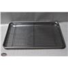 Image 1 : NEW HALF 1/2 SIZE BUN PAN & COOLING RACK