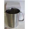 Image 1 : 1500ML STAINLESS STEEL GRADUATED MEASURE