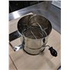 Image 1 : 8 CUP STAINLESS STEEL ROTARY SIFTER
