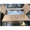 Image 1 : BOX OF MINI CLAMSHELL CONTAINER - LOT OF 500