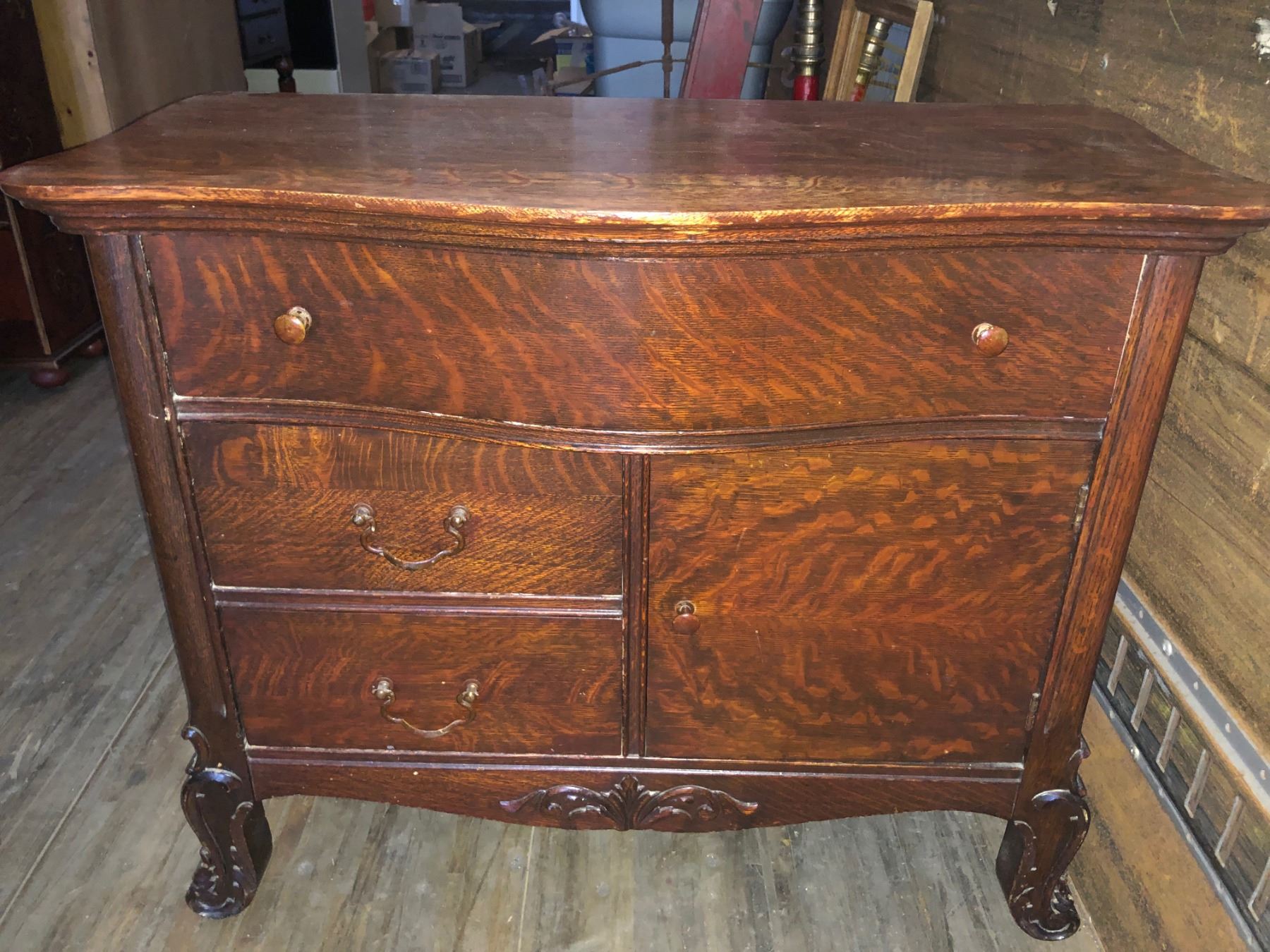ANTIQUE TIGER OAK DRESSER