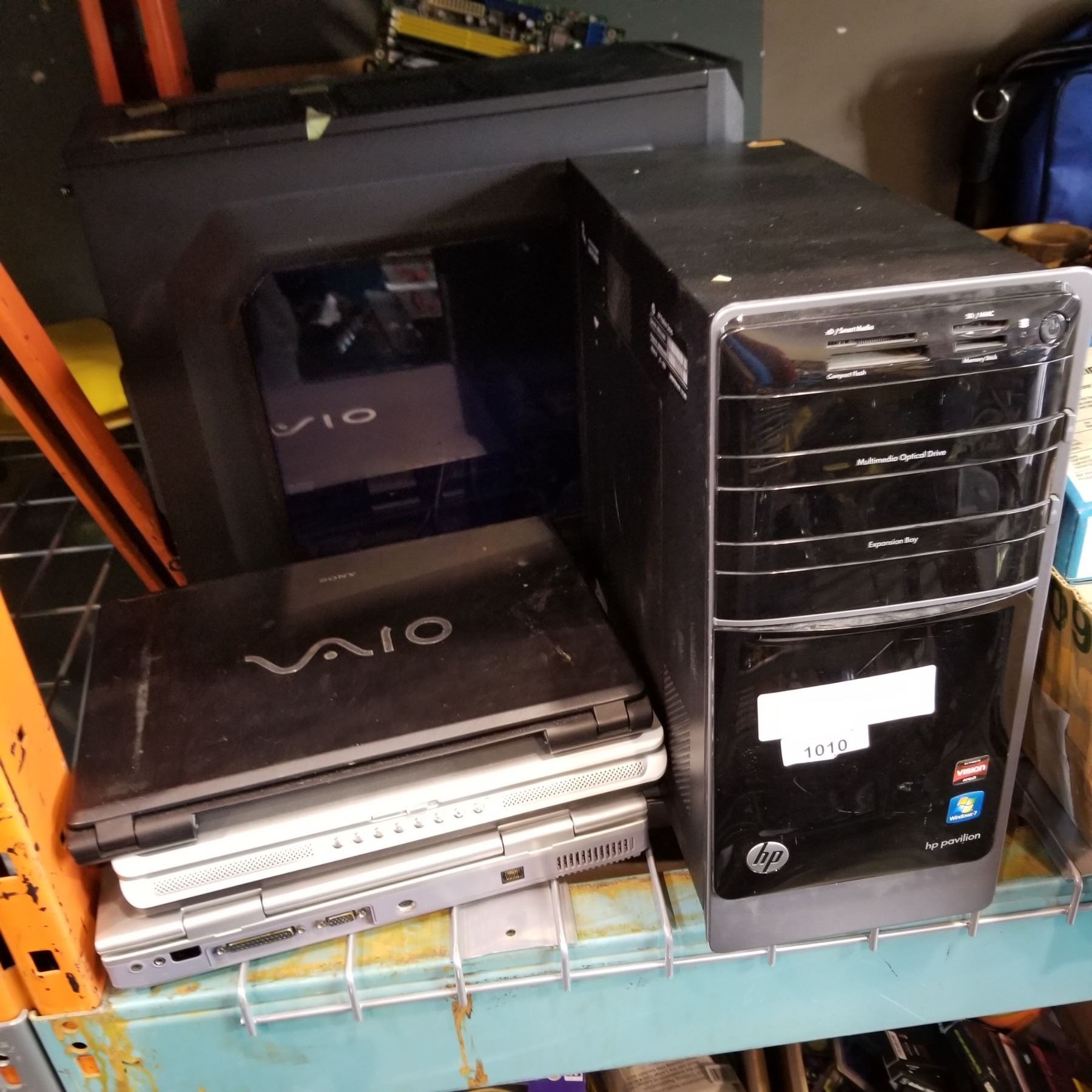 LOT OF LAPTOPS, COMPUTER PARTS, AND BOXES - Big Valley Auction