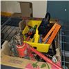 Image 2 : TRAY OF TOOLS AND 2 BOTTLE JACKS