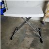 Image 2 : FOLDING TABLE