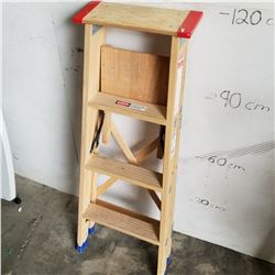 WOODEN 4 STEP LADDER