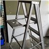 Image 2 : 6FT ALUMINUM LADDER