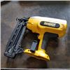 Image 1 : DE WALT CORDLESS NAILER NO BATTERY