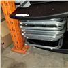 Image 2 : 12 FOLDING CHAIRS