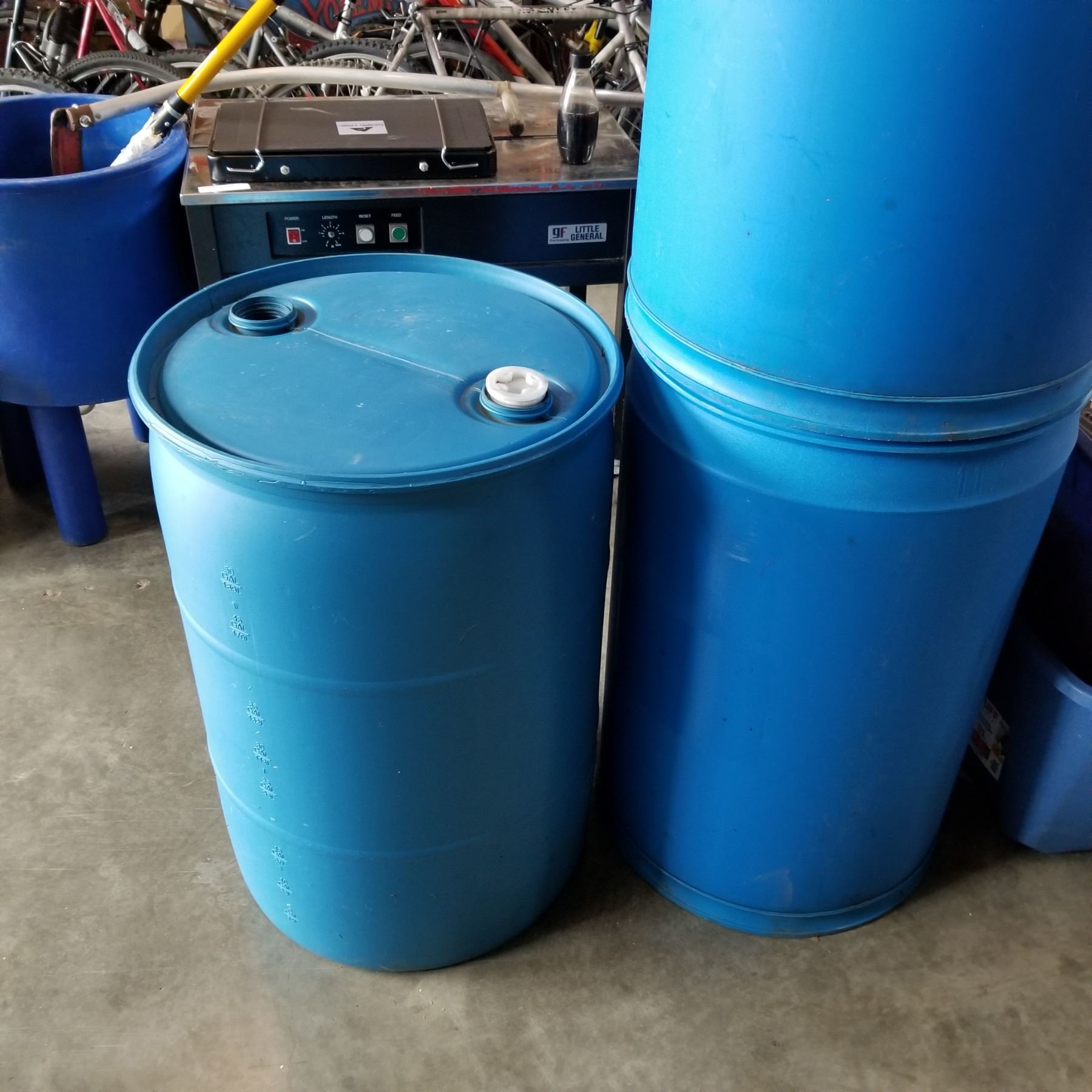 3 BLUE 45 GALLON PLASTIC DRUMS Big Valley Auction 3 BLUE 45 GALLON PLASTIC DRUMS Big Valley Auction