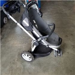 QUINNY FOLDING STROLLER